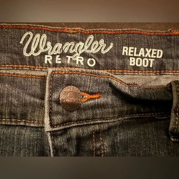 EUC, No tags. Mens Wrangler Retro Jeans Relaxed Boot. Size: 34x32 - Picture 2 of 4